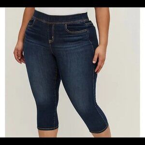 Torrid High Rise Cropped Lean Jean Super Soft Dark Wash Size 5X. NWT